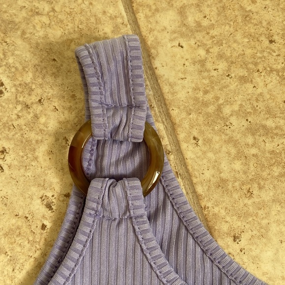 O-Ring Asymmetrical Crop Top - Picture 2 of 2